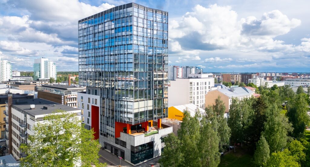 Sähkötyöt Oulun Plaanatornissa